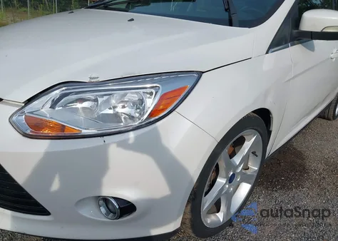 2012 Ford Focus Titanium из США, поврежденный, VIN 1FAHP3N28CL308942